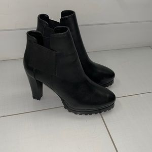 GORGEOUS All Saints Sarris Leather Boots.